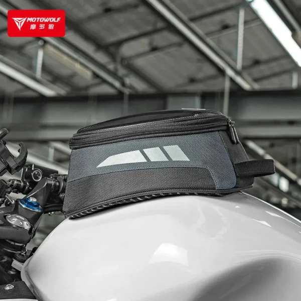 Motowolf MB1 tank bag on motorcycle