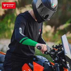 Graphic showing UPF50 UV protection of the Motowolf Arm Sleeve