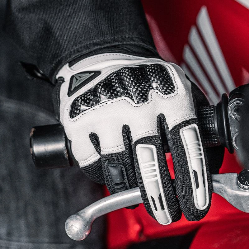 Motowolf Leather Gloves – Premium Motocross Riding Gear 6 View of the double-layered reinforced leather and anti-slip grip pads on the palm of the Motowolf Leather Full Finger Gloves