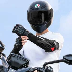 Close-up of the integrated CE Level 1 elbow armor pad inside the Motowolf Riding Elbow Pads