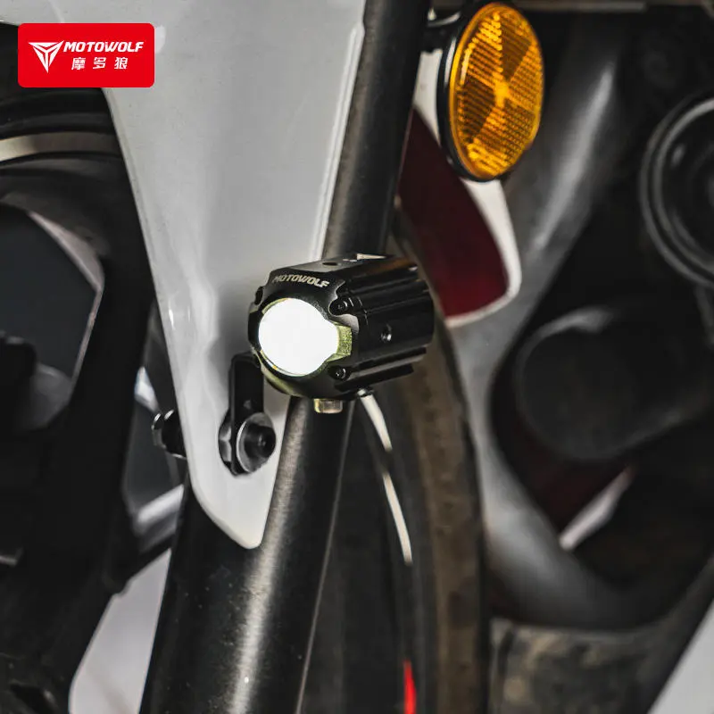 Motowolf Fog Light – L2 Mini LED Auxiliary Spotlight 3 Motowolf Fog Light Installed on Motorcycle