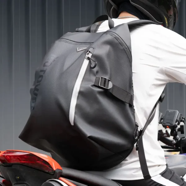 Motowolf MB18 Backpack – Large Capacity Motorcycle Helmet Bag 4 Close-up of the 3D padded breathable mesh back panel on the Motowolf MB18 Backpack