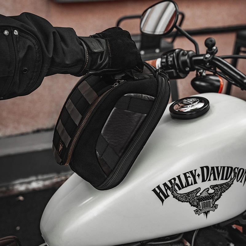 Motowolf Retro Magnetic Tank Bag MB11 – Vintage Motorcycle Luggage 6 Open view of the Motowolf Retro Magnetic Tank Bag MB11 showing a smartphone, wallet, and keys stored safely inside